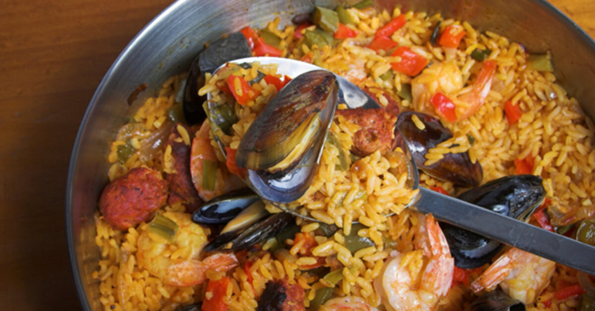 Spanish Recipe: Chorizo, Shrimp & Mussel Paella – 12 Tomatoes