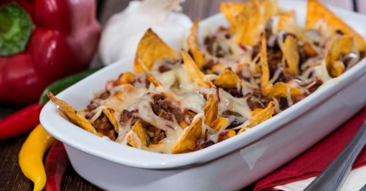 Game Day Recipe Nachos with Chili con Carne 12 Tomatoes